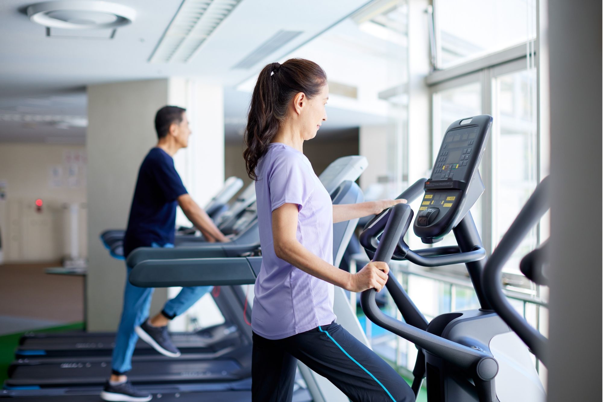 <em style="color:#ffffff;" class="itlian-font" >Health & Wellness</em>